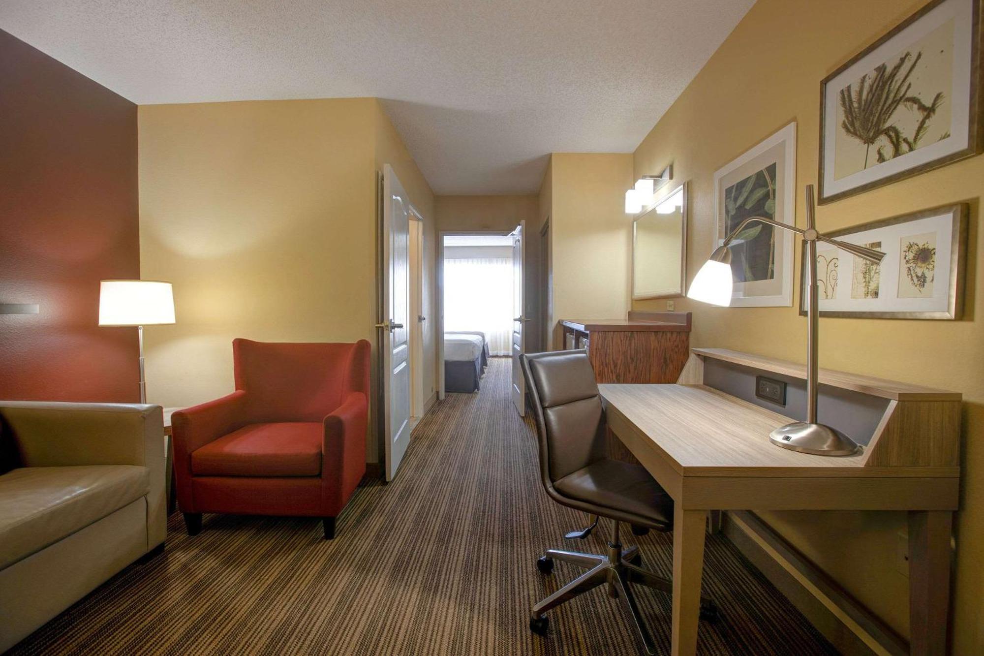 Comfort Inn & Suites St Paul Northeast Vadnais Heights Exterior photo