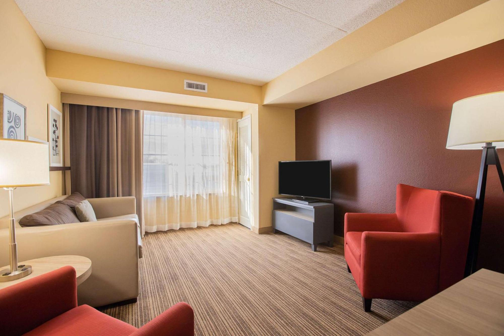 Comfort Inn & Suites St Paul Northeast Vadnais Heights Exterior photo